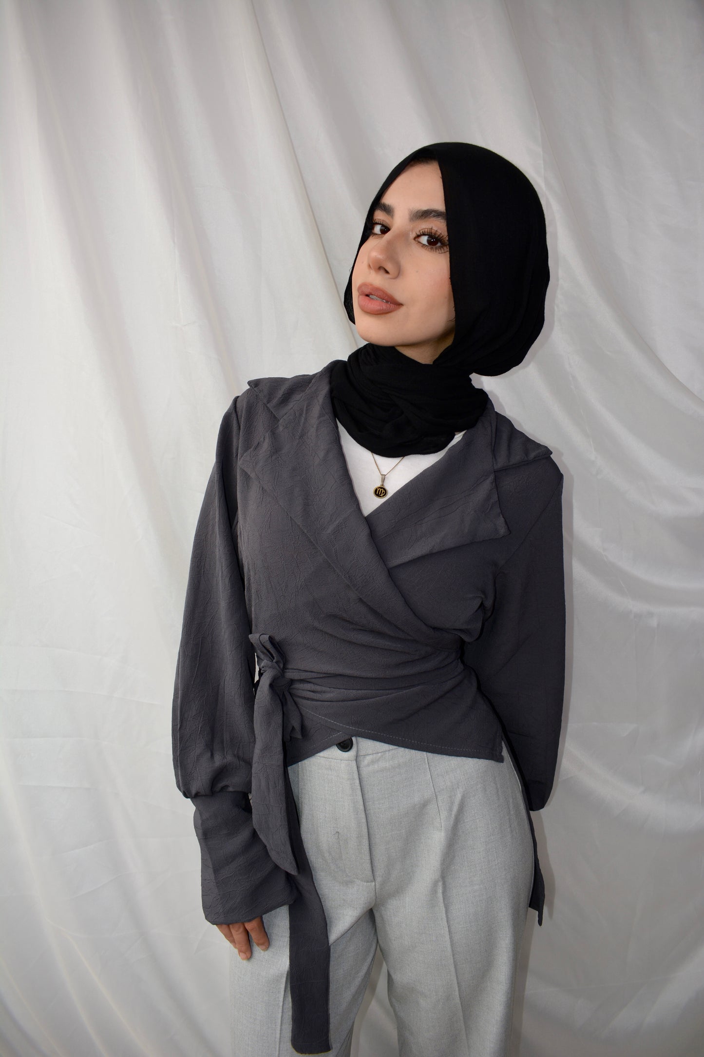 Wrap Elegance top (GRAY)