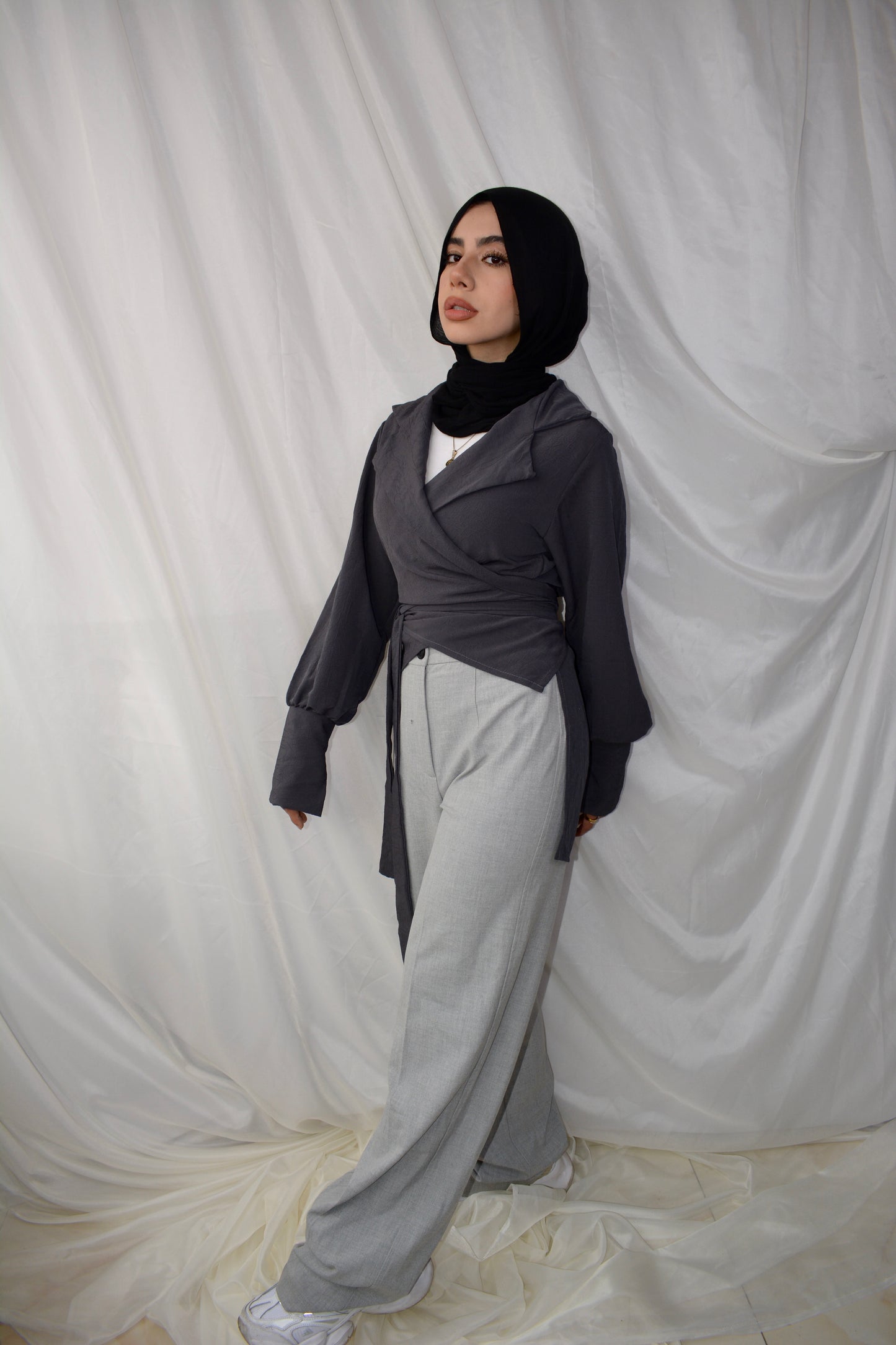 Wrap Elegance top (GRAY)
