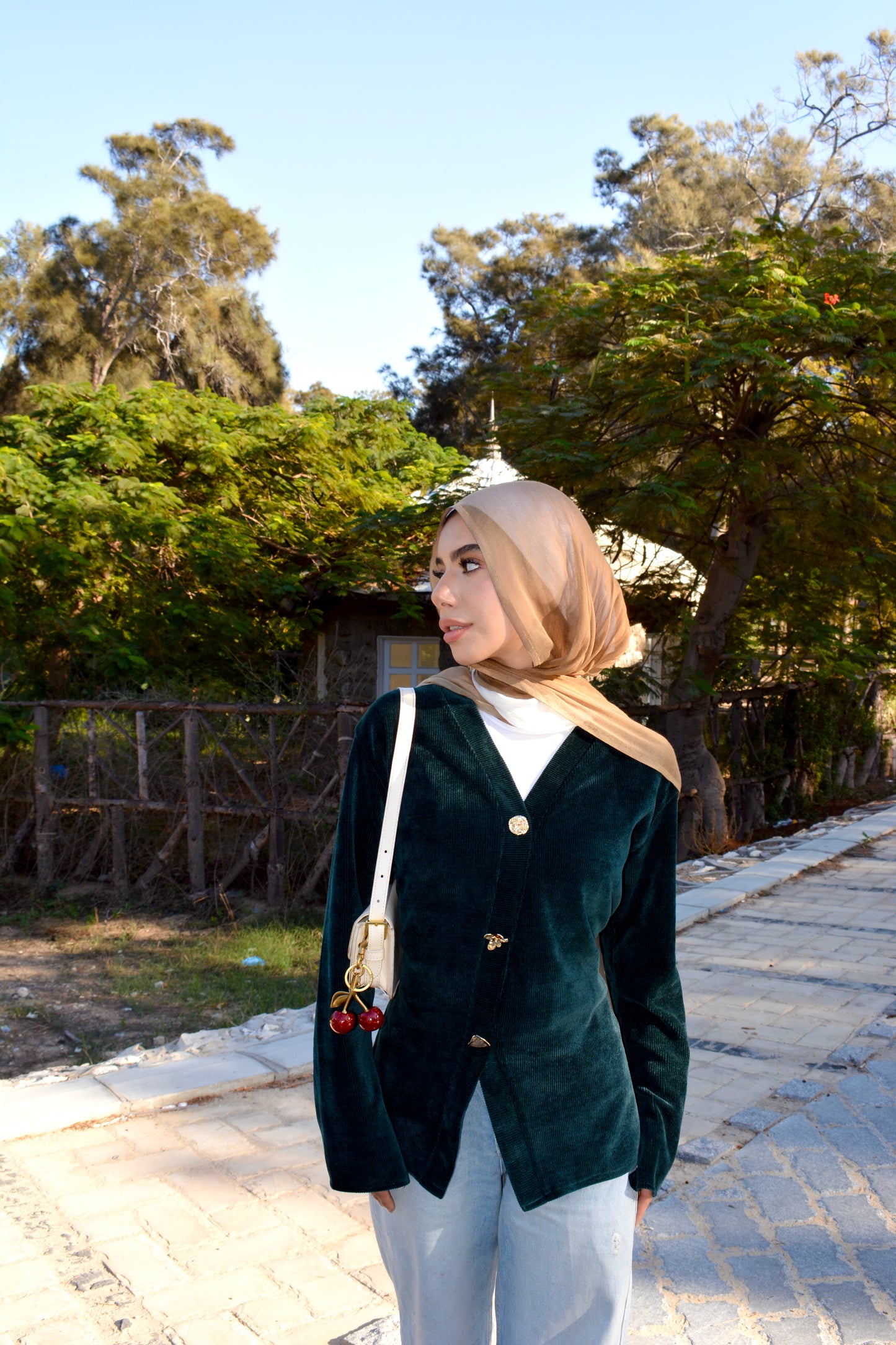 Velvet Glow _Dark Green