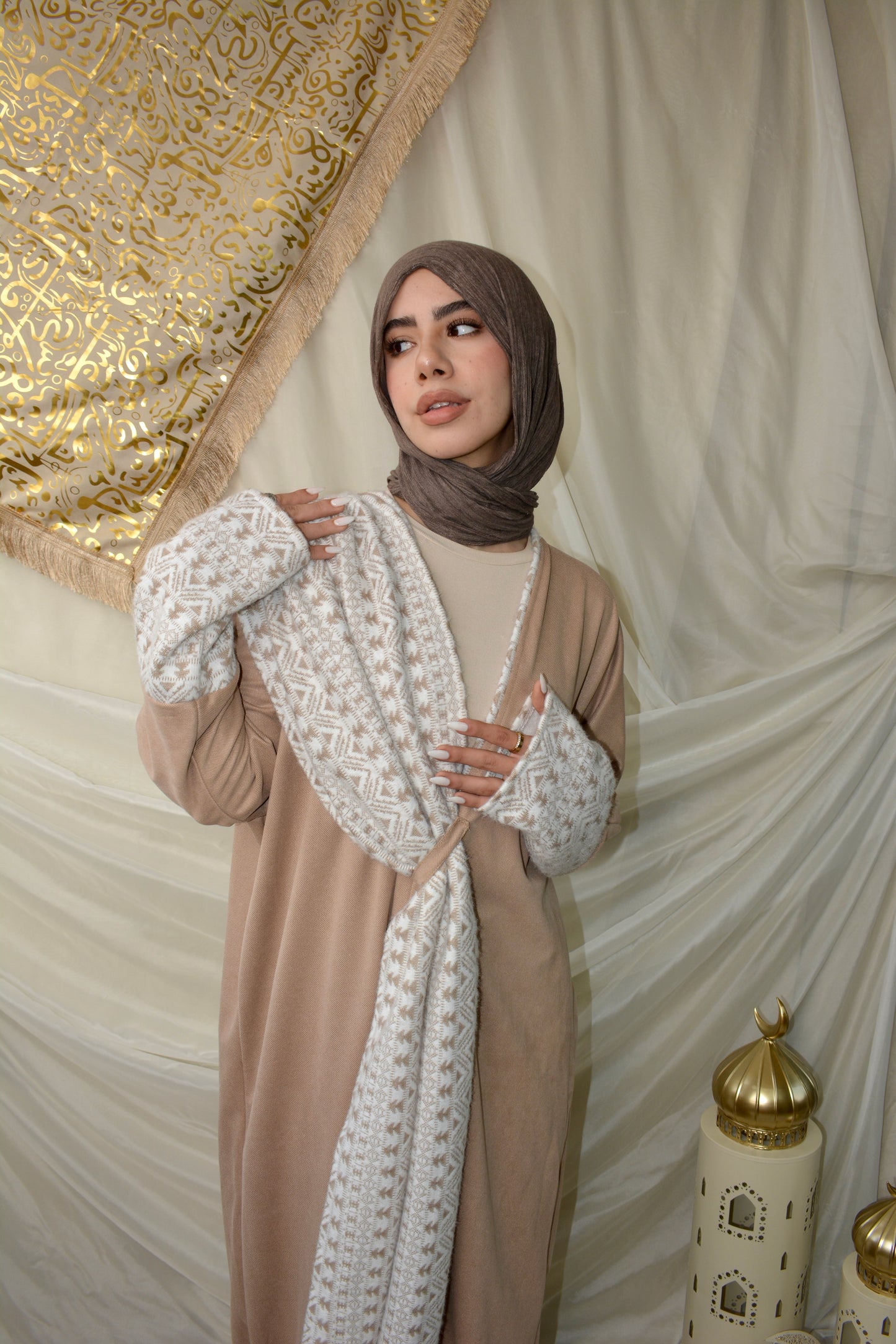 Sakeena سَكينه beige