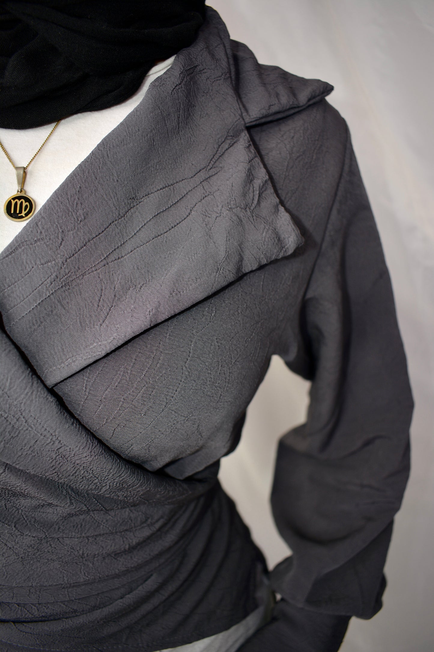 Wrap Elegance top (GRAY)