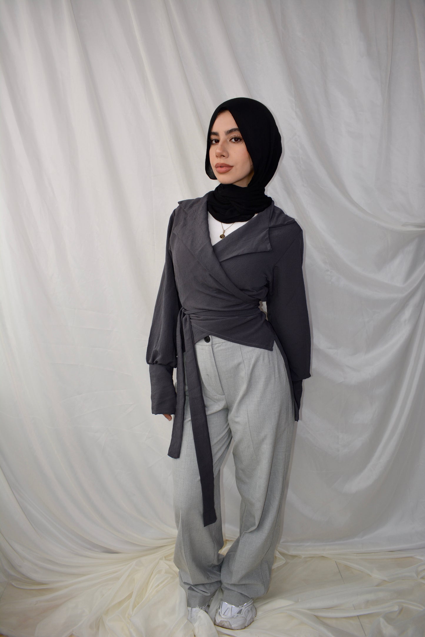 Wrap Elegance top (GRAY)