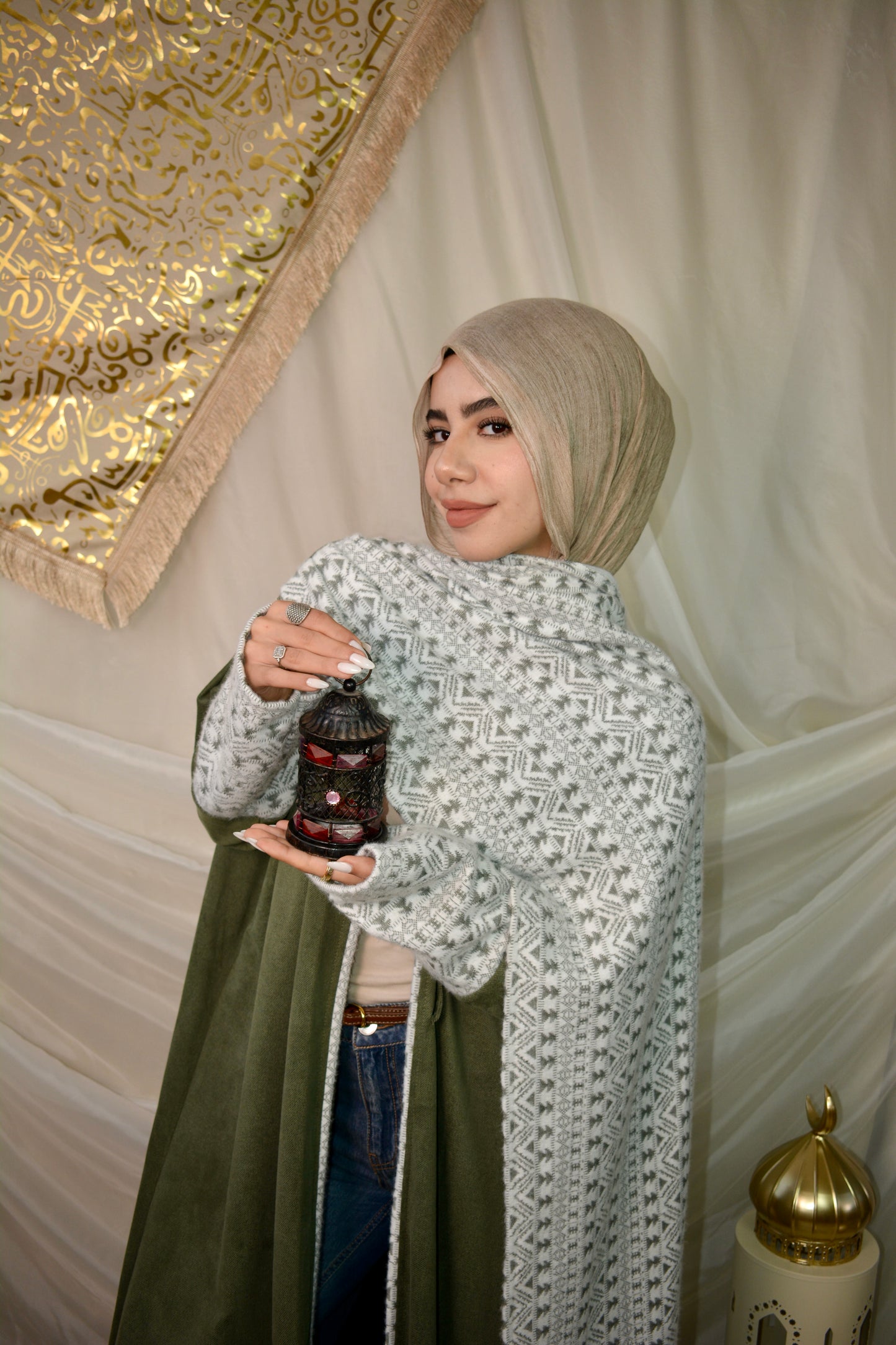 Sakeena سَكينه olive