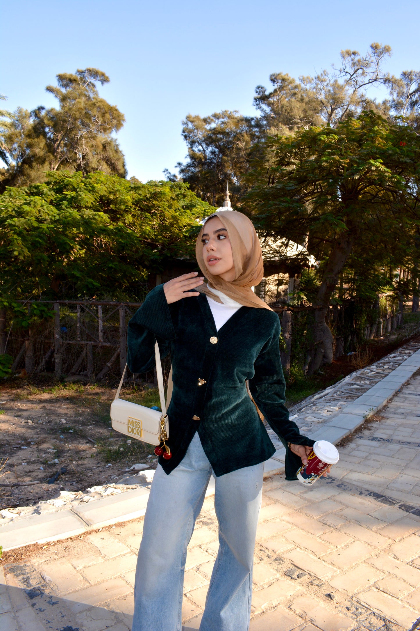 Velvet Glow _Dark Green